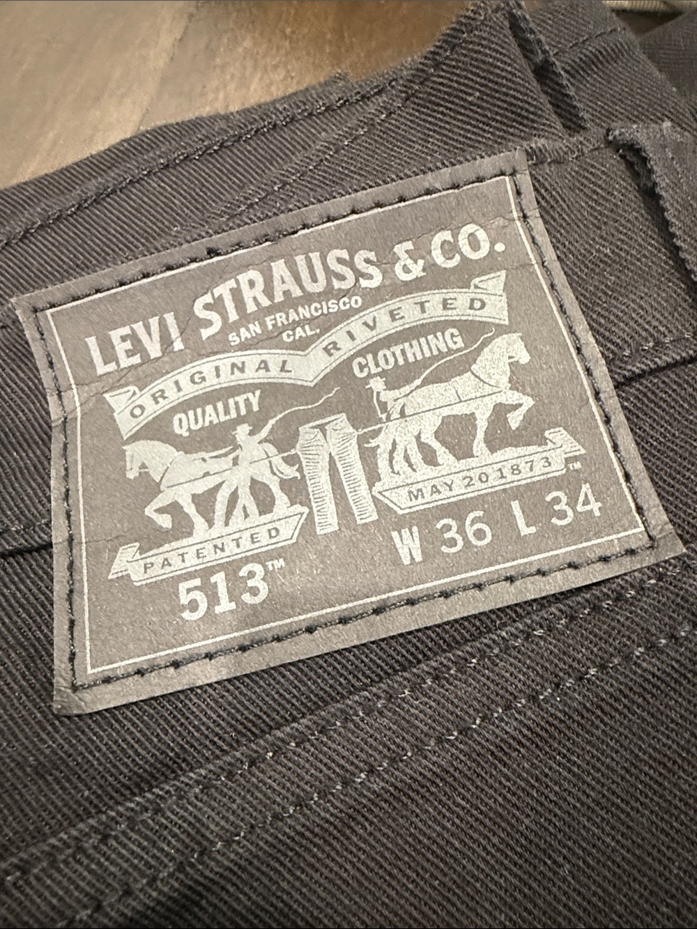 Levi's Slim Straight Black Men's Jeans - Picture 2 of 3